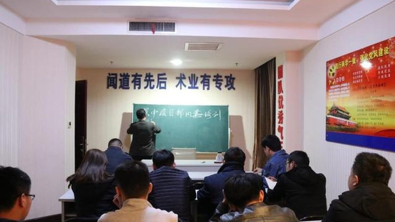 叉车培训实操教学：掌握安全操作，提升职场竞争力