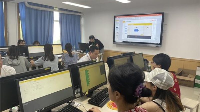 小标题：了解培训学校的资质